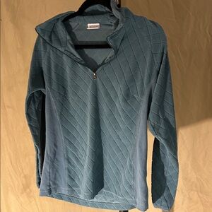 Pretty light turquoise quilted lightweight 1/4 zip Columbia fleece